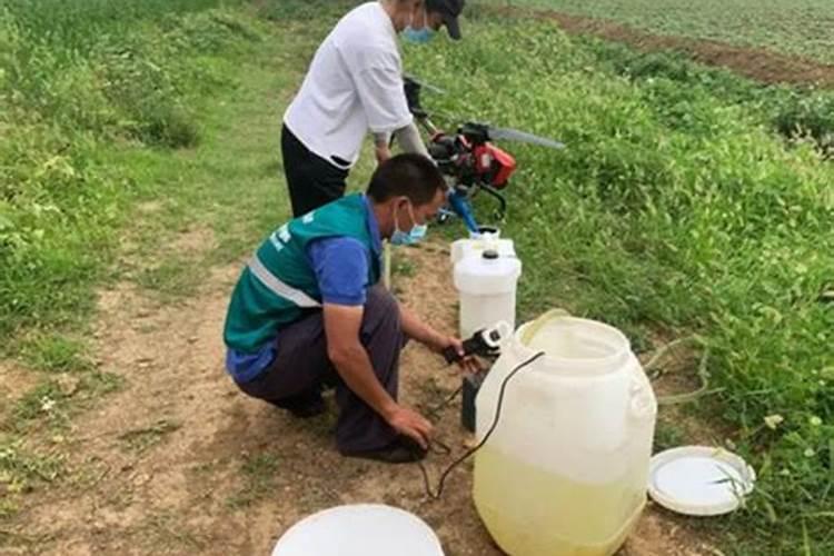 叶面肥喷施兑水1亩地30斤水够用吗