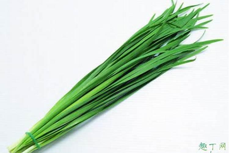 请问我打什么农药能让韭菜花叶子又粗又大花苔又多