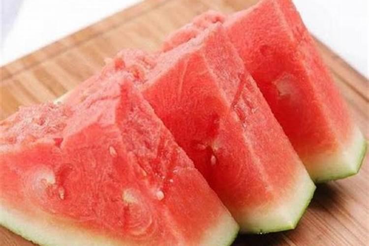 西瓜苗该用什么样的叶面肥好