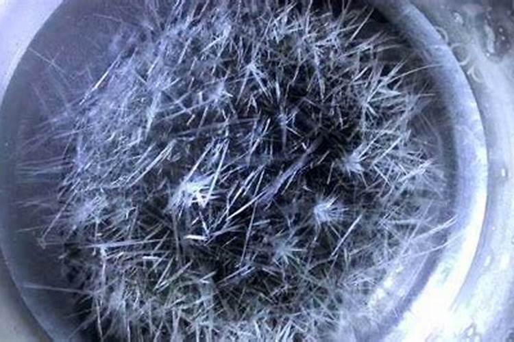 第2问不懂啊,为什么是降温结晶呢？它们不是固体吗？怎么还能结晶呢？