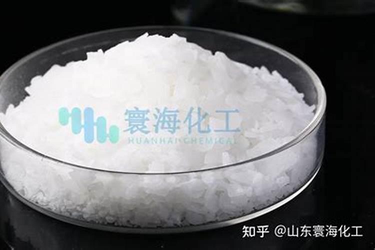 长期施用氮肥的土地为什么要隔段时间使用消石灰