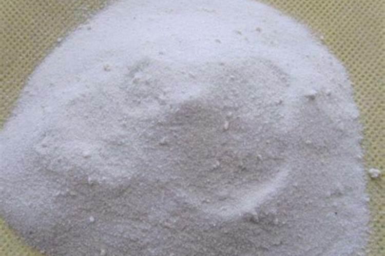 复合肥兑水好还是埋土好 复合肥如何使用