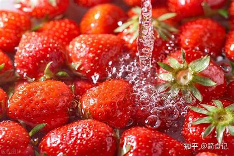 草莓用什么肥料最好可增产