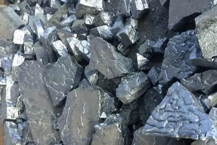 化肥厂碳化操作工是特殊工种吗？可以提前退休吗？