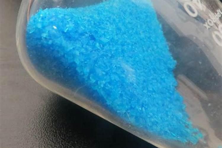 油奈果树新长出的枝条尾端叶片干枯是什么原因？