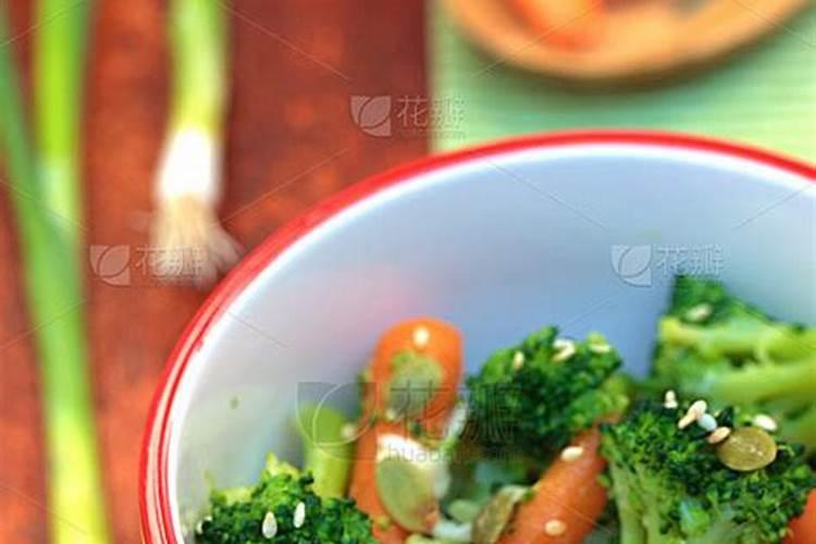 青菜过几天浇水好？