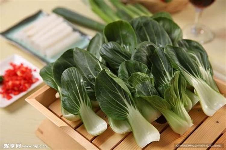 小白菜出芽后几天浇肥 可以施复合肥吗