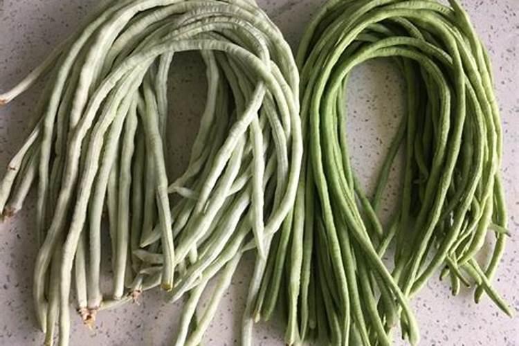 这几天下雨豆角被淹的植株瘦小,叶片发黄。叶面喷施什么〈药、肥〉能...