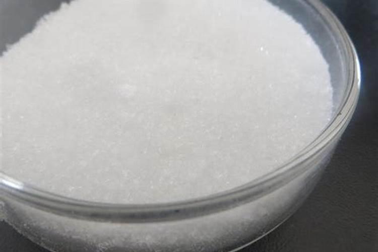 云化嘉吉是什么肥料 我们这来了个卖这化肥的 还送很多东西 这肥料是...