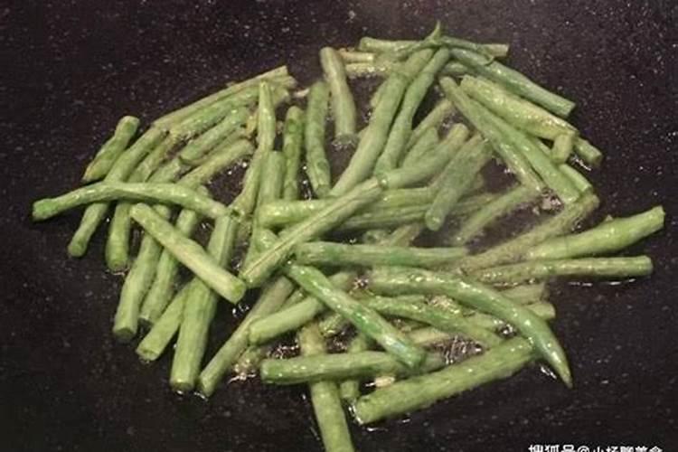 龙须树浇水的正确方法