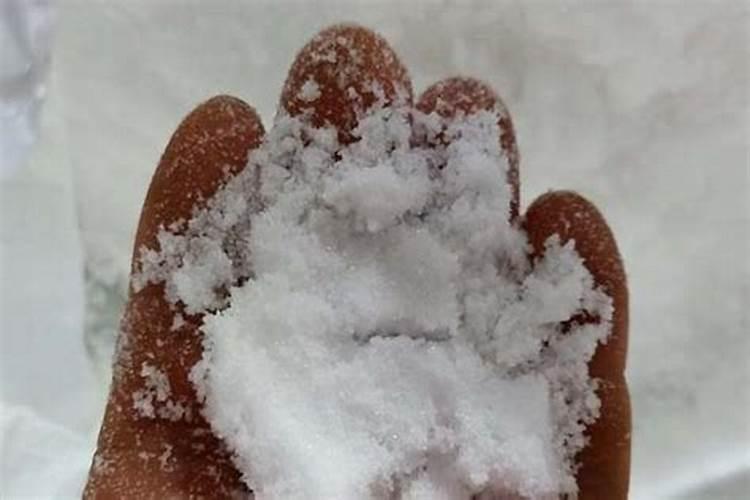 草木灰(碳酸钾)和氮肥(碳酸氢铵)可以混用吗？