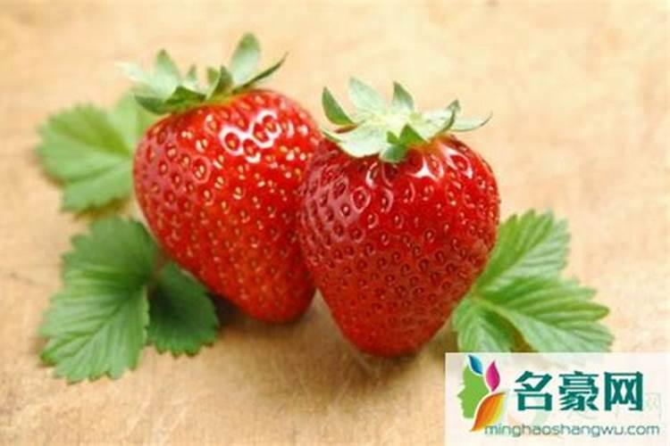 草莓在开花的时候施什么肥料