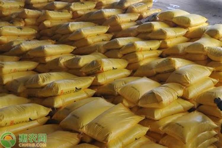 尿素化肥是酸性还是碱性的 尿素肥料对人体有害吗