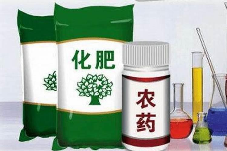 在购买化肥时,农民怎样可以快速识别假冒伪劣的化肥？