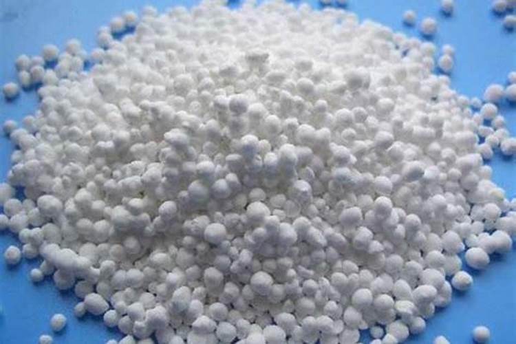 小麦现在拔节期,喷点什么叶面肥好呢？为什么？