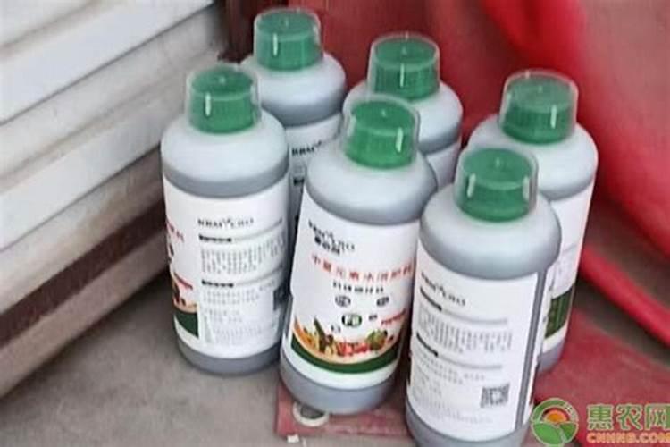 颗粒尿素能和锌肥溶液混用吗？怎么配比。