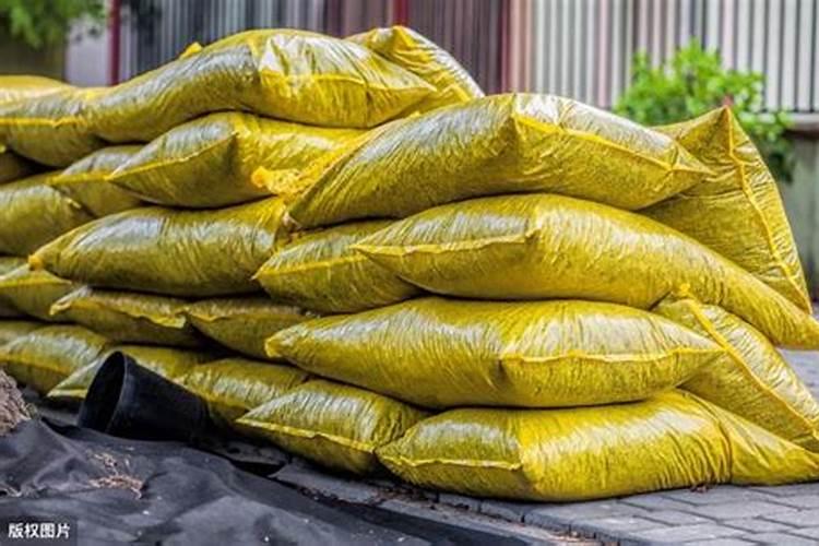 小麦现在施磷肥与尿素,可不可以？