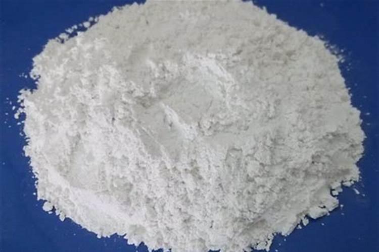 下列化肥中属于钾肥的是( ) A.尿素 B.碳铵 C.草木灰 D.熟石