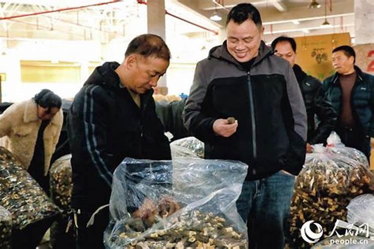 香菜底肥用什么肥料好 底肥施肥作用与方法