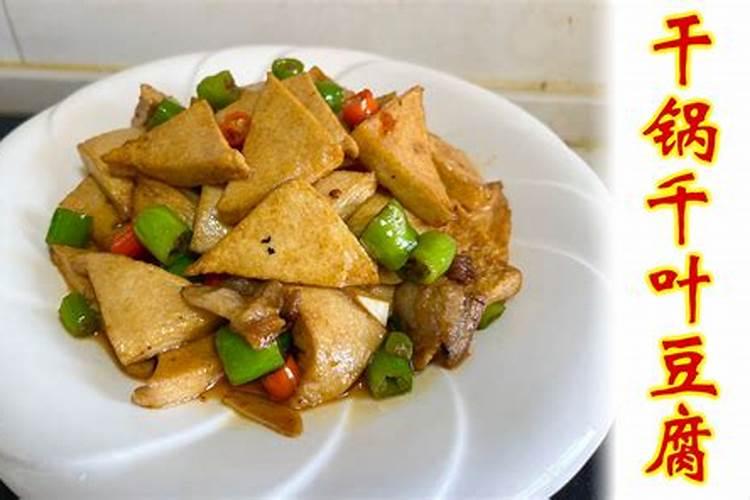 茶花叶子中间出现银色斑是什么问题？怎么治？