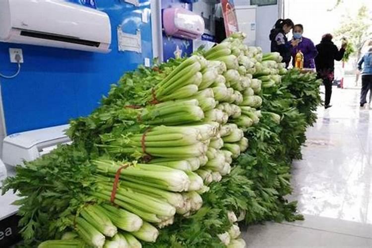 芹菜生长到什么时期喷施钾肥效果最好芹菜生长到什么时期啧施钾肥最好...