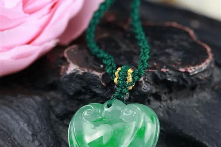 水溶肥蓝色好还是白色好