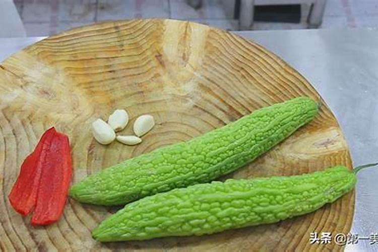 请问苦瓜种植怎样施肥？