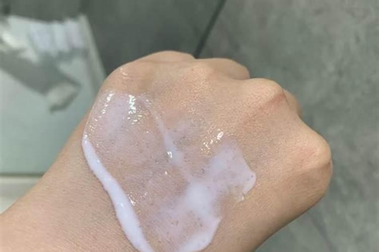 叶面肥什么时间喷好啊？