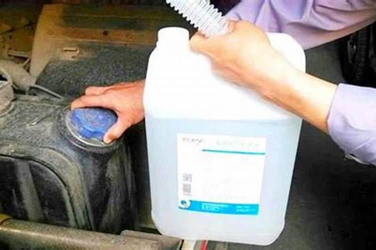 磷酸二氢钾和尿素能混多菌灵喷撒甘蔗吗？