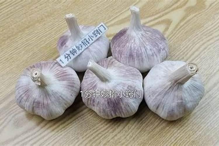 白蒜的叶面肥很重要,种白蒜如何施叶面肥？