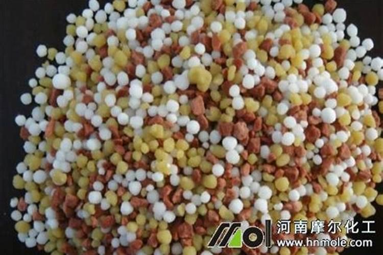 水溶肥粉剂好还是液体的好