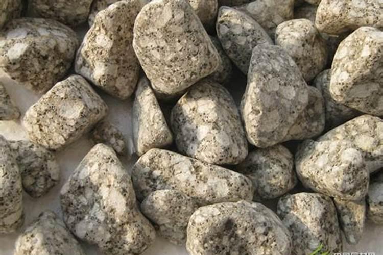 麦饭石经过加工后用作农作物肥料能发挥哪些作用？