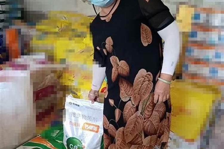 氯原子比溴活泼,为什么得电子放出的热量更多？
