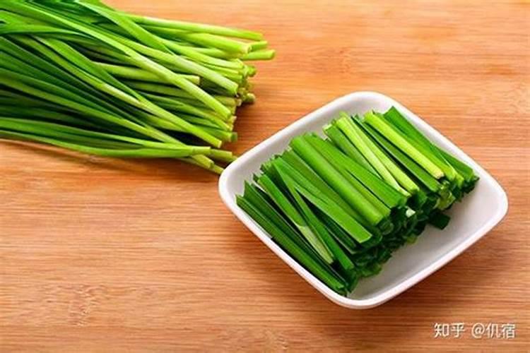 韭菜追肥可以用尿素吗？尿素的作用有哪些？
