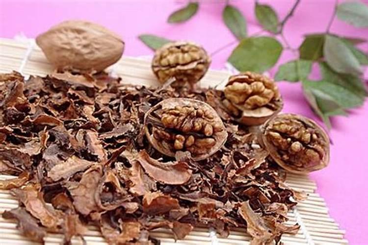 核桃外皮能当肥料吗？ 简介核桃外皮的治疗功效