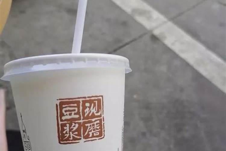 腐植酸、氨基酸、海藻素和鱼蛋白