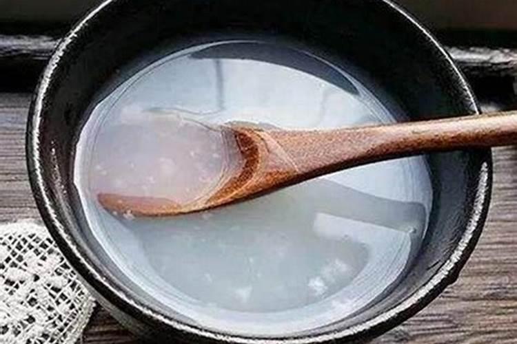 淘米水是碱性水吗 淘米水发酵好是酸性还是碱性