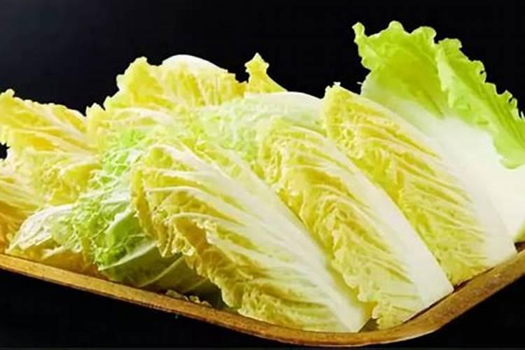 大白菜用肥料喂好呢？是用尿素好呢？用什么东西喂最好呢？
