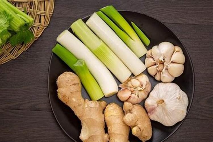 大姜使用的肥料有哪些？应该如何科学给大姜施肥？