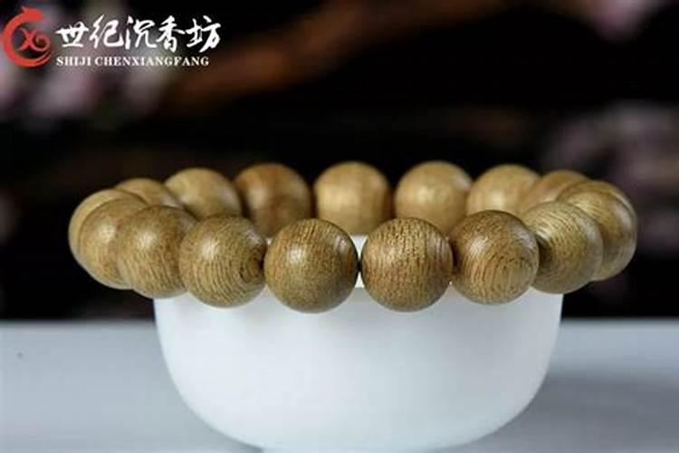 假沉香木手串图片欣赏,同时学习辨别真假沉香木手串
