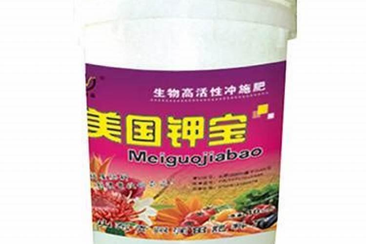 小雨可以撒施冲施肥吗？