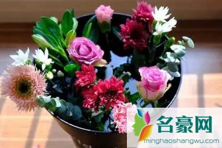 天鹅绒鲜花水养前要醒花吗？