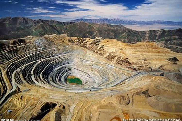 龙烟铁矿地下的富钾页岩是什么