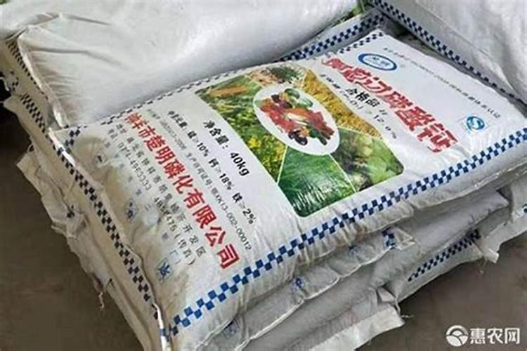 过磷酸钙能和尿素一起使用吗？