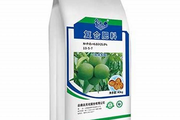 请问老师5年生的核桃树适合用什么配比的肥料