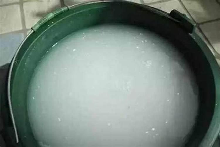 兰花防病怎样浇灌和喷叶面肥 谢谢朋友们