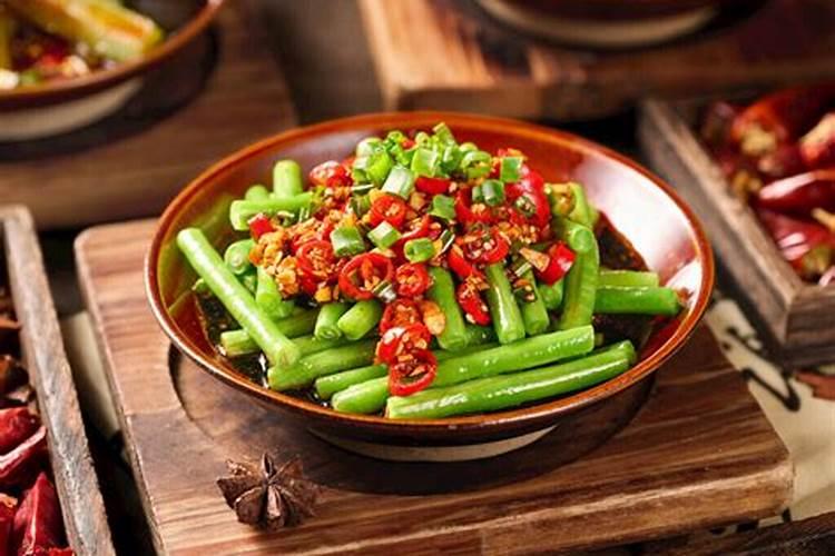 我种的秋豇豆开始接荚了,需要怎么施肥管理,谢谢了