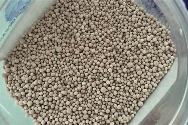 云化嘉吉是什么肥料 我们这来了个卖这化肥的 还送很多东西 这肥料是...