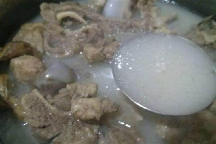 鱼缸上面一层泡泡,这是怎么回事？