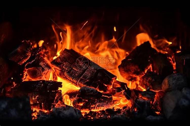 木炭灰可以当肥料吗？